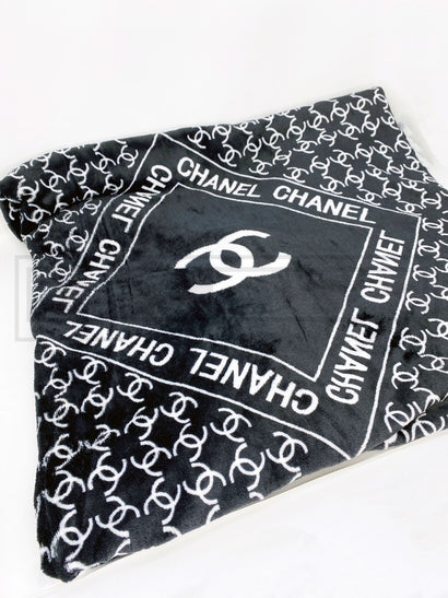 Chewnel Hooman Throw Blanket 150cm x 200cm - PStreetwear