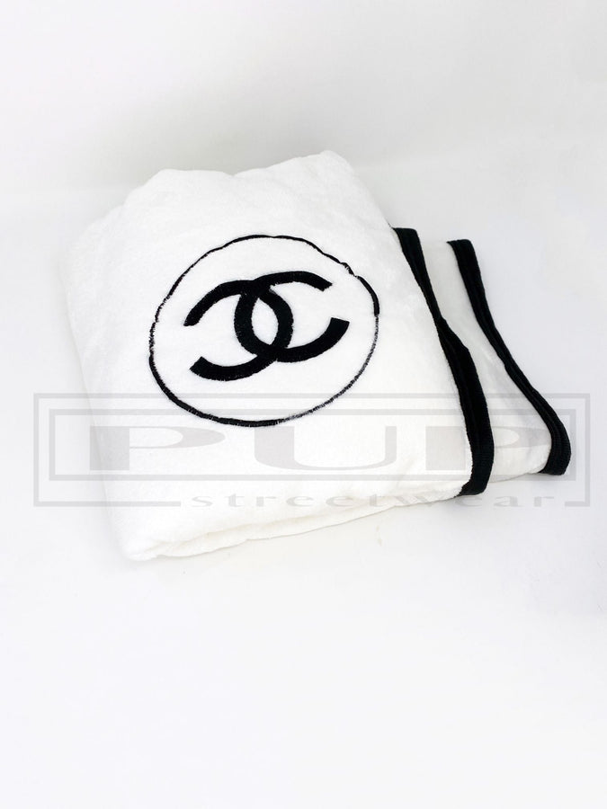 Chewnel Embroidered Crest Hooman Throw Blanket 150cm x 200cm (2 colours) - PStreetwear